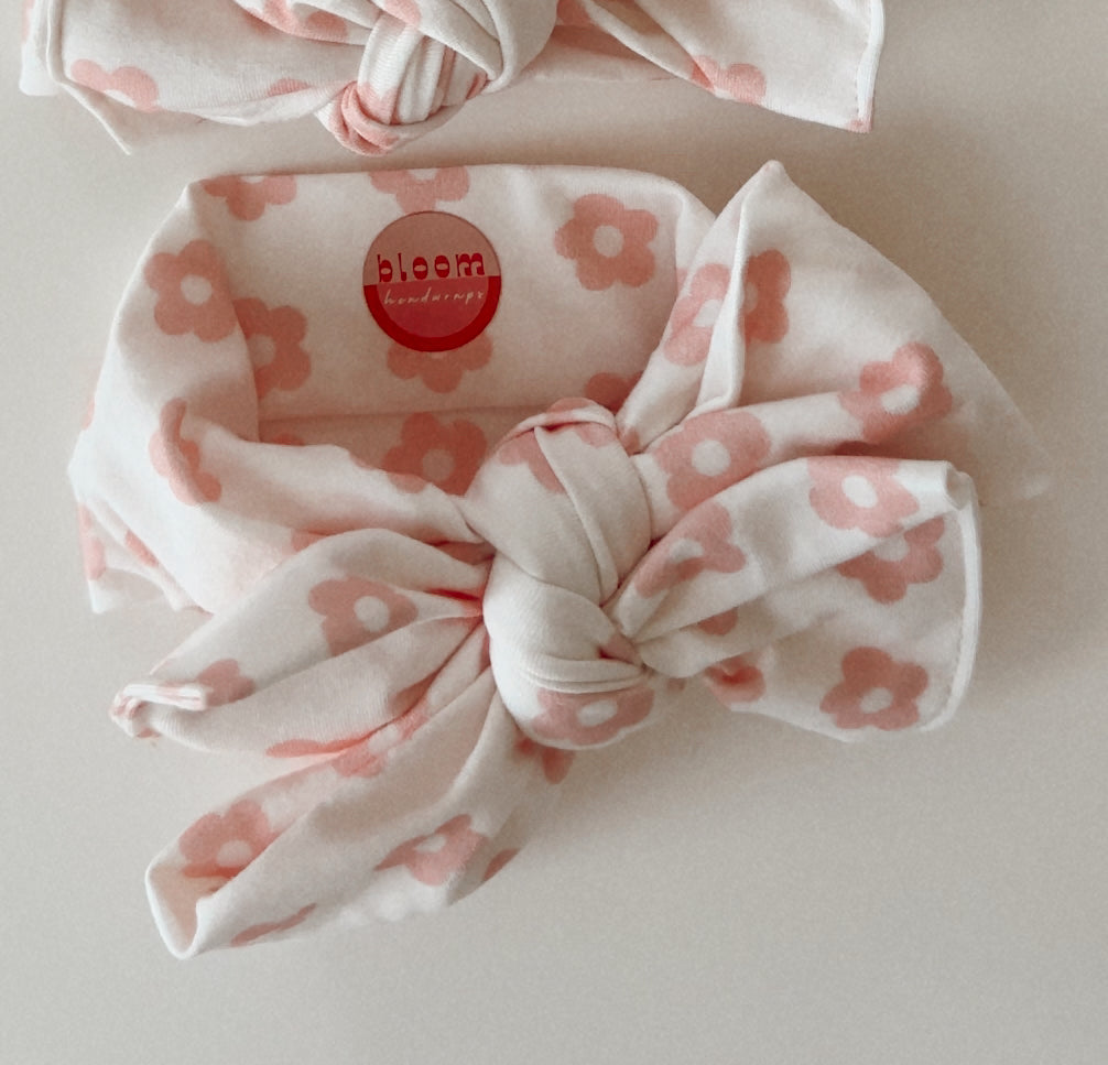 Oversized Blush Retro Daisy Tie On Headwrap