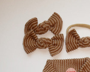 maple wavy ribbed bloom clips for toddler baby girl bows
