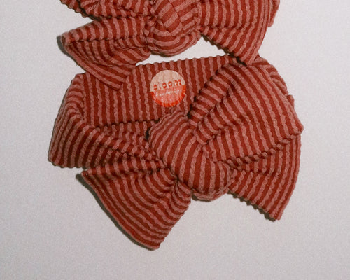 oversized baby bow cinnamon wavy ribbed