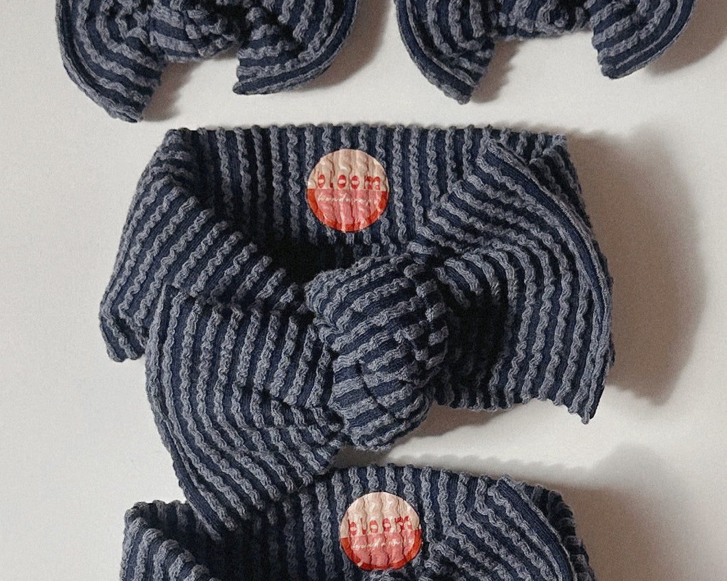 Navy Wavy Ribbed Tie On Headwrap